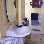 La Jariette Oda ve Kahvaltı 4*