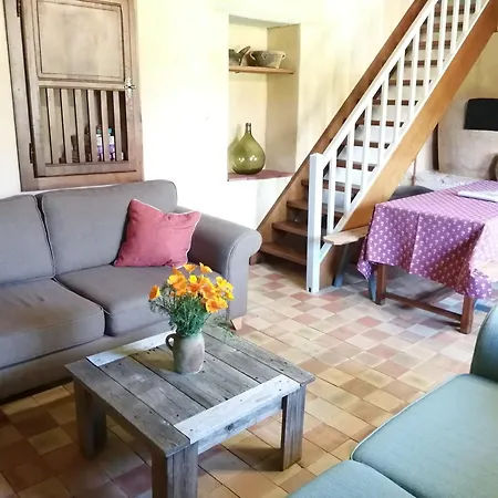 לינה וארוחת בוקר La Jariette 4*