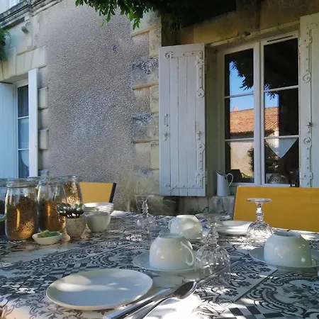 לינה וארוחת בוקר La Jariette