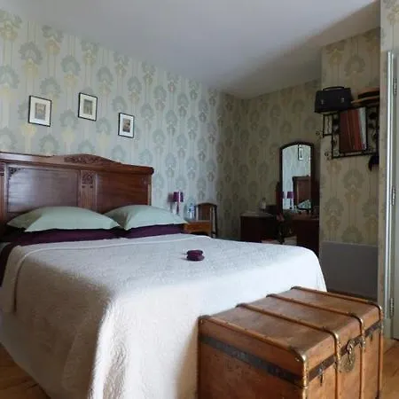 La Jariette לינה וארוחת בוקר 4*