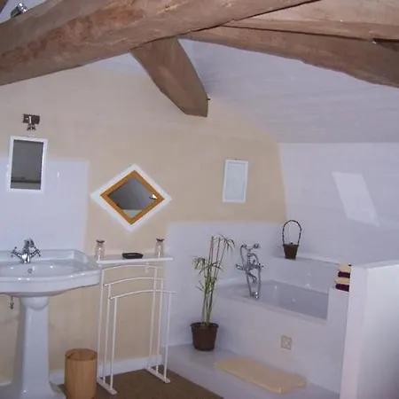 La Jariette לינה וארוחת בוקר Airvault